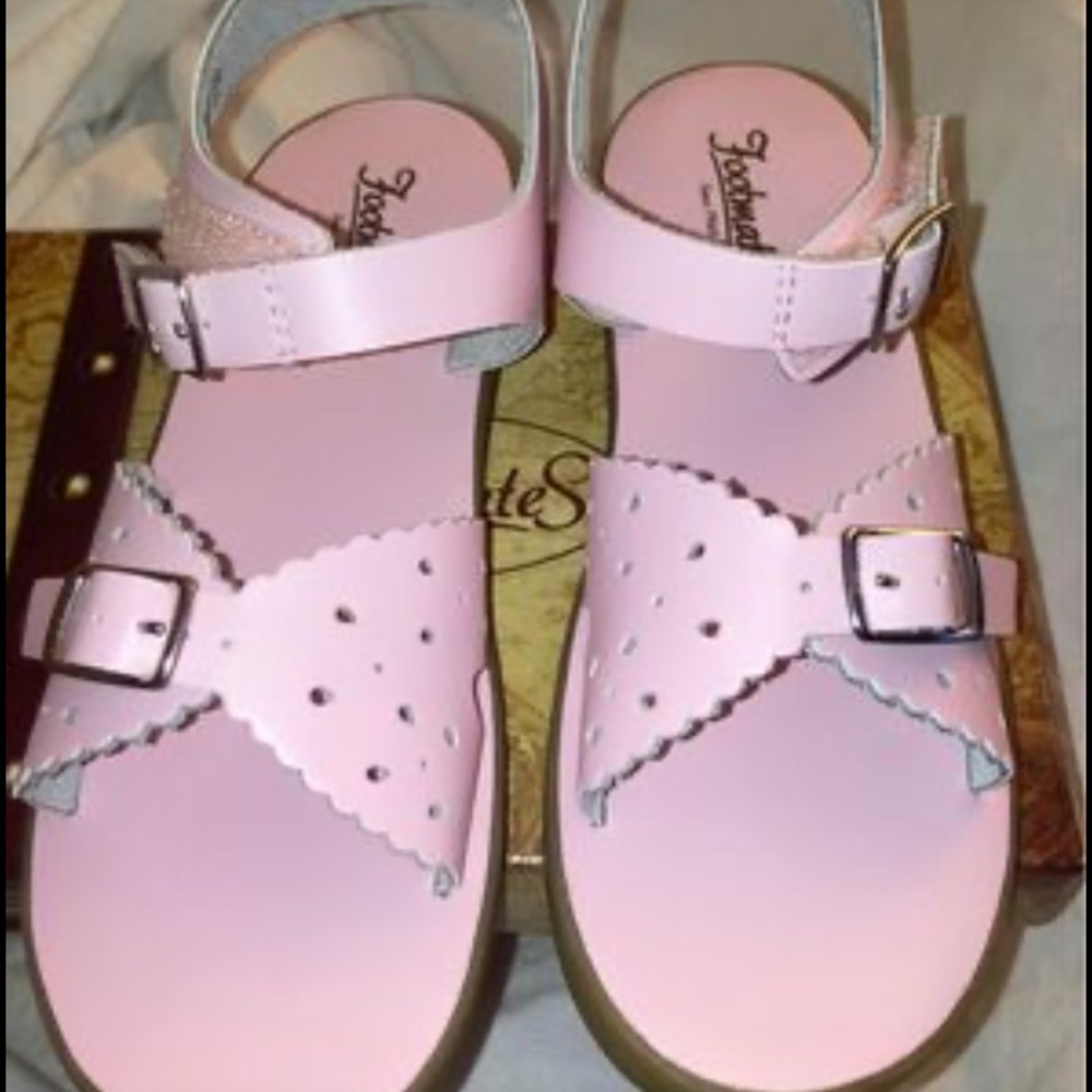 Footmates aerial girls sandal never worn